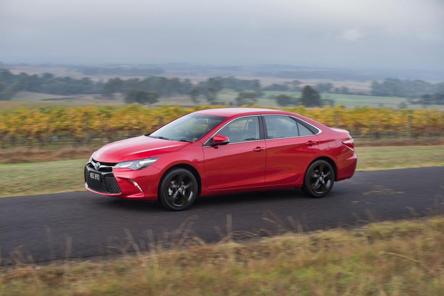  Toyota Camry Atara SX 2015 года  (фото 16 из 18)